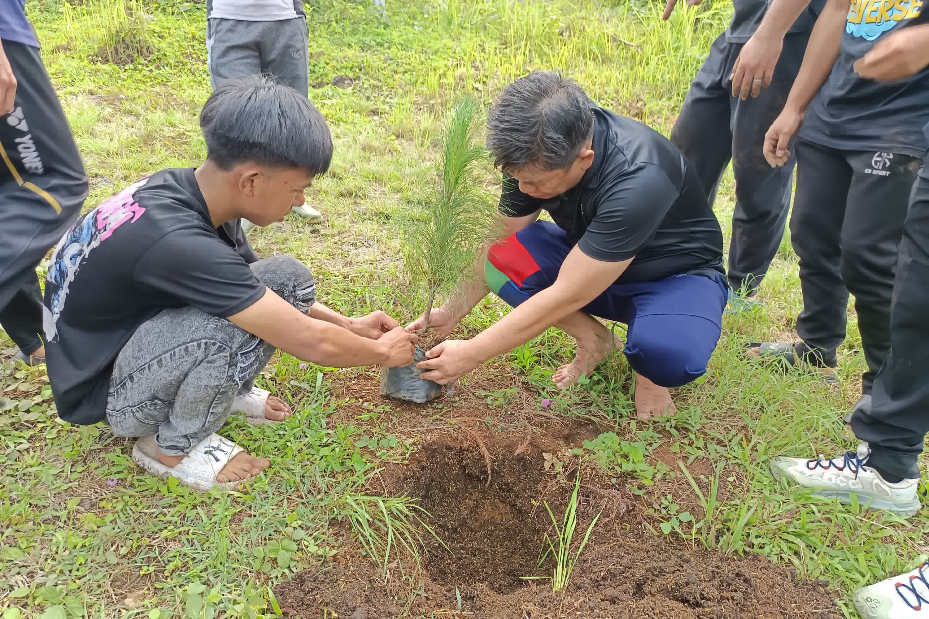 IAIN Curup Tanam 170 Bibit Pohon, Perkuat Komitmen Wujudkan Green Campus 