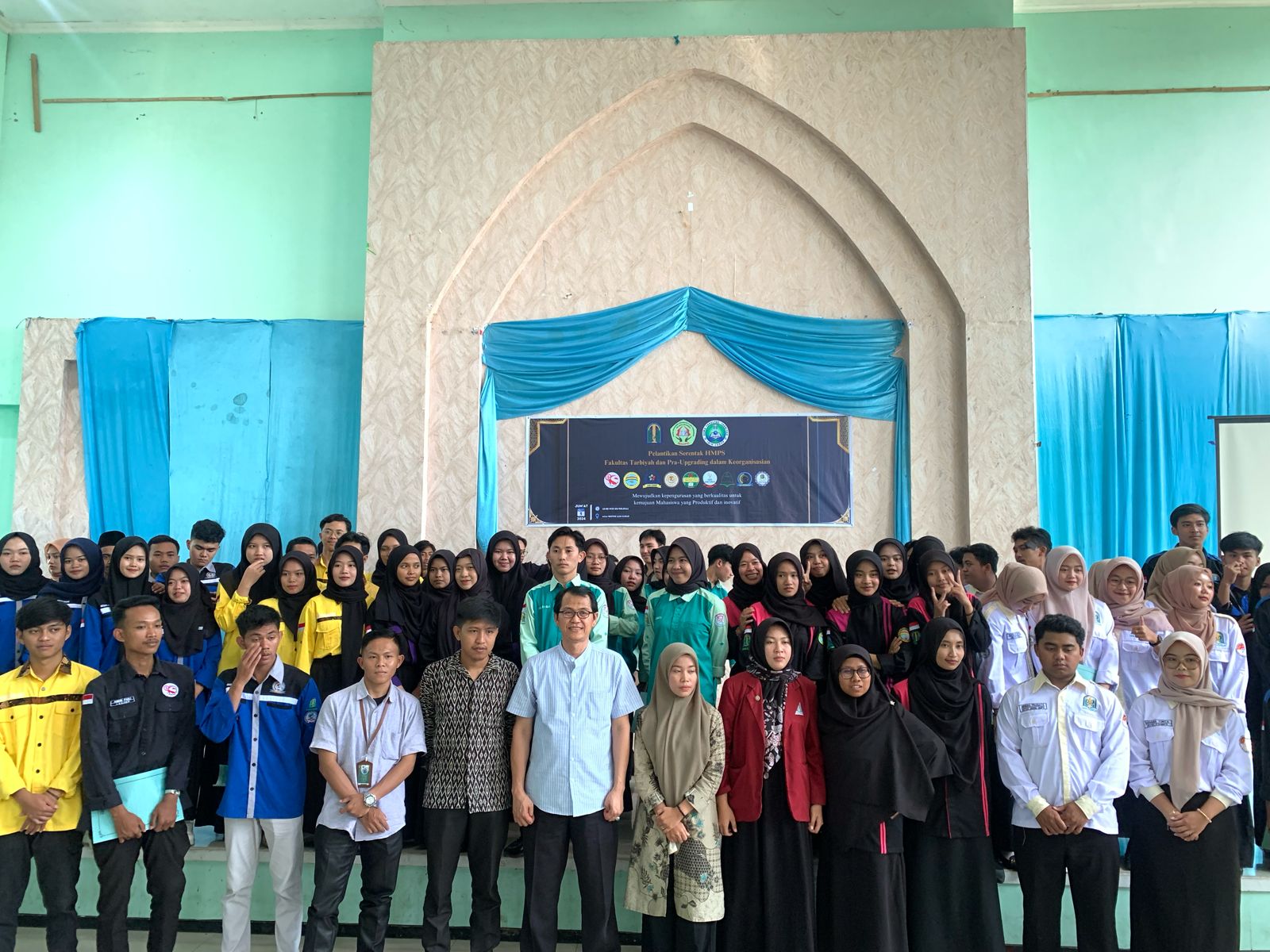 Dekan Tarbiyah Lantik Serentak HMPS DEMA Fakultas Tarbiyah IAIN Curup Tahun 2024