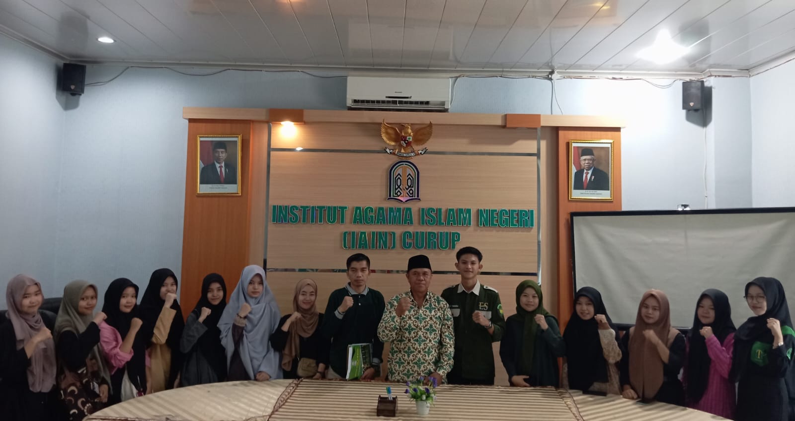 13 Orang Mahasiswa IAIN Curup Dapat Bantuan Beasiswa Penuh dari Pemda Lebong