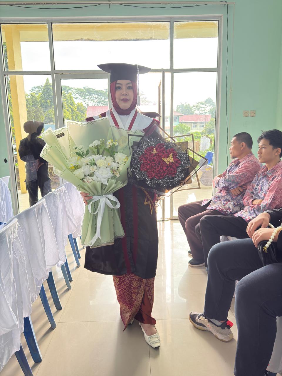 Revi Permanasari Raih IPK 4,00 dengan Pujian pada Program Magister Manajemen Pendidikan Islam IAIN Curup