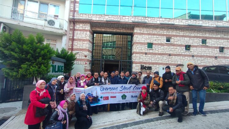 Tingkatkan Mutu Akademik Taraf Internasional, Ketua Prodi S3 PAI IAIN Curup Ikuti Overseas Short  Course di Istanbul Turkey