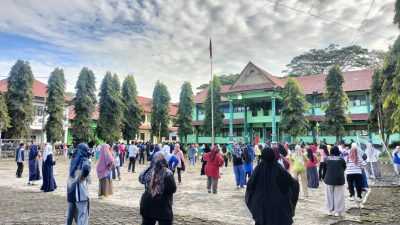 Semarak Jumat Sehat,Keluarga Besar Sivitas Akademika IAIN Curup Aktifkan Senam Pagi, Jalin Silahturahmi Lewat Olahraga